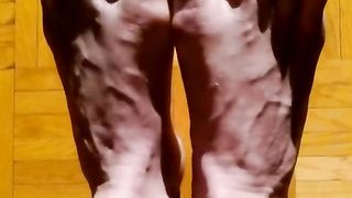 Soles, gams and weenie wanking till the end...