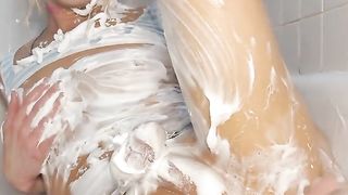 Sissy Mara Jade's Tub Time!