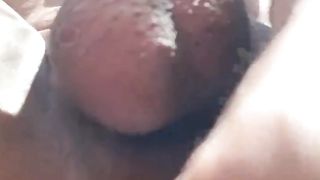 Putivestido con tacones se masturba