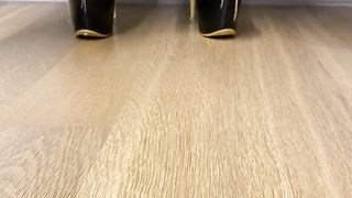 Lofia Tona - Black and golden high high-heeled shoes