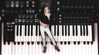 Pretty Dame Likes Attention in Music Vid