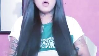 she-male trap acaricia su gran polla