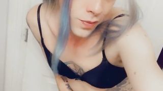 Super-Sexy Yoga Chick Demonstrates off and Frigs Herself