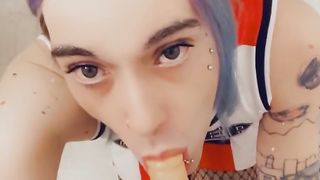 Steaming Cheerleader Wants the Squad To Plumb Her