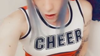 Steaming Cheerleader Wants the Squad To Plumb Her