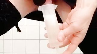 Erika Oak Inflates Urinate Balloon In Bum