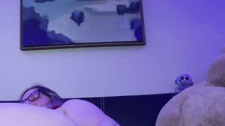 amaericain mature transgender fuckes her rump with a XXL faux-cock