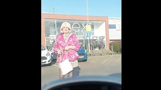 puss at the shops again