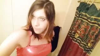 She Luvs Taunting Her Figure