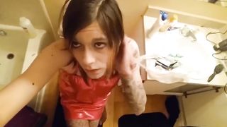 She Luvs Taunting Her Figure