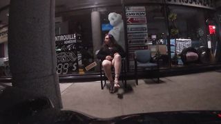 CD Outdoors On the tabouret having Joy