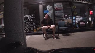 CD Outdoors On the tabouret having Joy