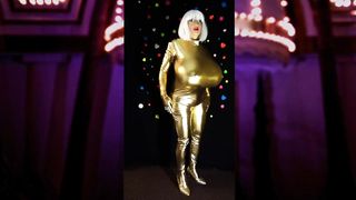 Metallisch-goldenen latex-catsuit