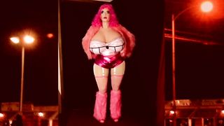 Pinkish Juggsy In 44 R Bowl Hooter-Sling