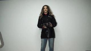 Rubbergirl is toying with herself in Spandex