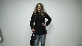 Rubbergirl is toying with herself in Spandex