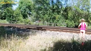 sunny day exhibition by ride road