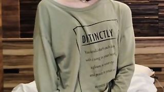 女装オナニー スカート履いてちんぽに電マを当てがい情けない声を上げて射精します…