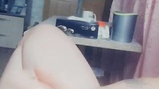 Bonnie jerks and concludes cutely, degustating the jism.