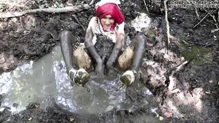 muddy trap costume play paramour Maki bride soiling her sundress and stroking in the mess