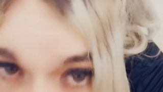 Smoking Warm T-Model Wants To Get Humped