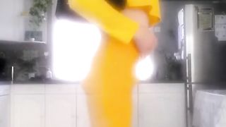 Janelle showcase : Yellow Fumble