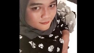Naughty Crossdresser Hijab Utter Flick