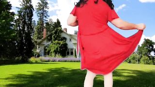 In my neighbour's garden dancing torrid bare when neighbor not at home