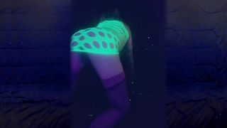 Fantastic Nightclub Honey Wants to Be Rode