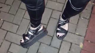 crossdresser with super-cute soles in wondrous platform sandals