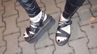 crossdresser with super-cute soles in wondrous platform sandals