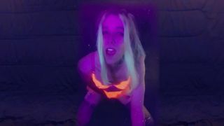 Fantastic Soiree Woman Needs Your Dick