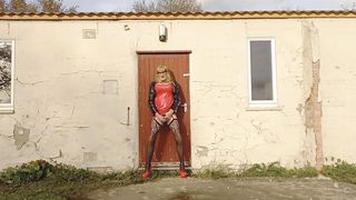 CD Posing and Peeing Outdoors