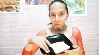 bigcock transgender, throwing jizz on a bread.