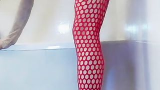 PinkKissy tears up her culo in the Douche