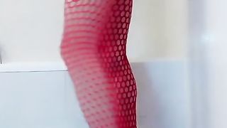 PinkKissy tears up her culo in the Douche