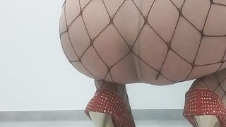 High-Heeled Slippers on tights