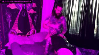 Fuckin' in spandex. Non-binary inked trans poked by good-sized beef whistle. Internal Ejaculation. Face sitting.