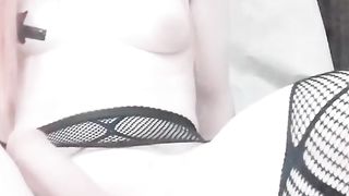 A different posture this time, Railing