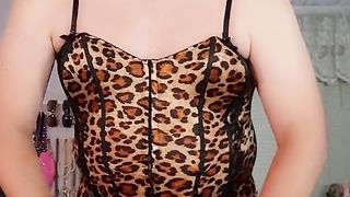 T-Milf Victoria Lecherri wants to sixty nine with you!