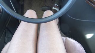 Love stepping on the pedals in high-heeled slippers