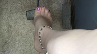 Love stepping on the pedals in high-heeled slippers