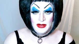 Sissy Super-Bitch in Intense Make-Up Fellates and Deep Gullets Faux-Cock on Web Cam