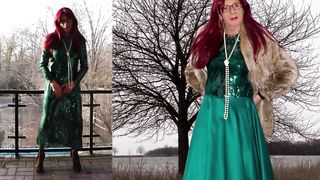 Popshot of a plugged Gal