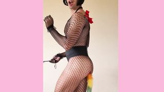 Carnaval Crossdresser Dancing Kitty Desire