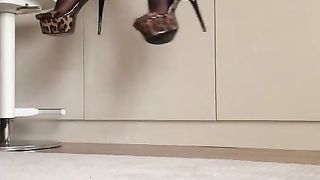 Schoolteachers Mind-Blowing Gams