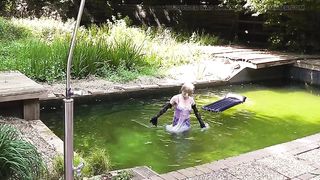 Chantal vs. Air Mattress - prelude for an titillating day