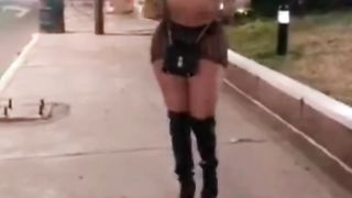 I FLASH MY DONK IN PUBLIC AND I LIKE TO BE SEEN