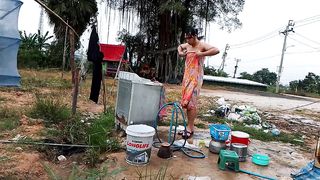 FN032 I am taking a bathroom