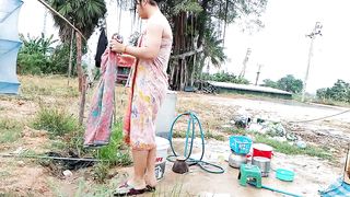 FN032 I am taking a bathroom